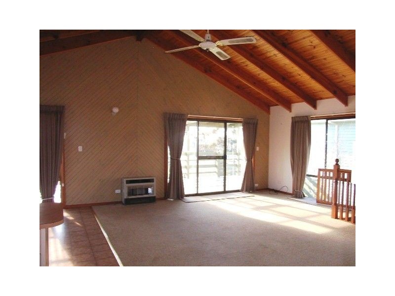 36 HELEN STREET, Cowes VIC 3922