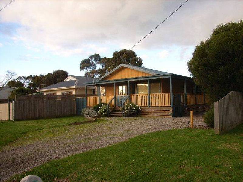 99 Red Rocks Road, Cowes VIC 3922
