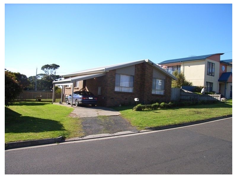 26 Genista Street, San Remo VIC 3925