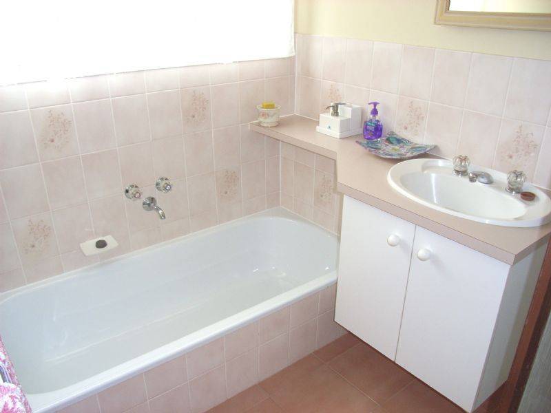 37 Hobsons Parade, Cowes VIC 3922