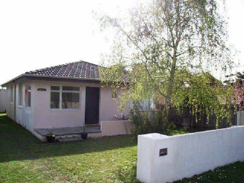 4 Roydon Road, Cowes VIC 3922