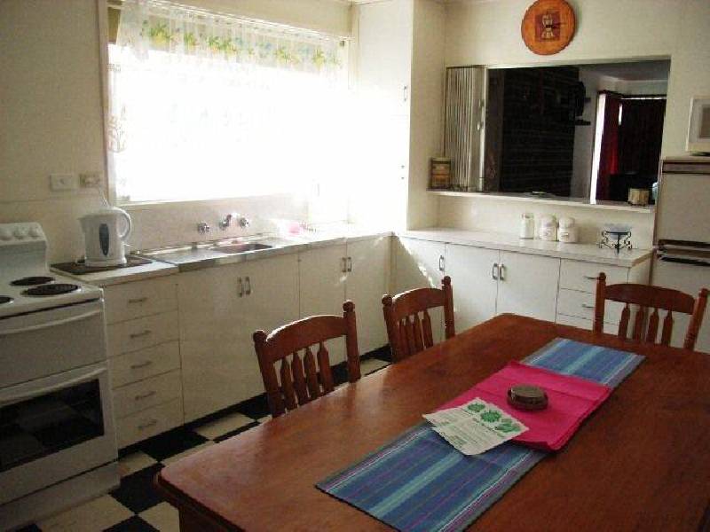 4 Roydon Road, Cowes VIC 3922