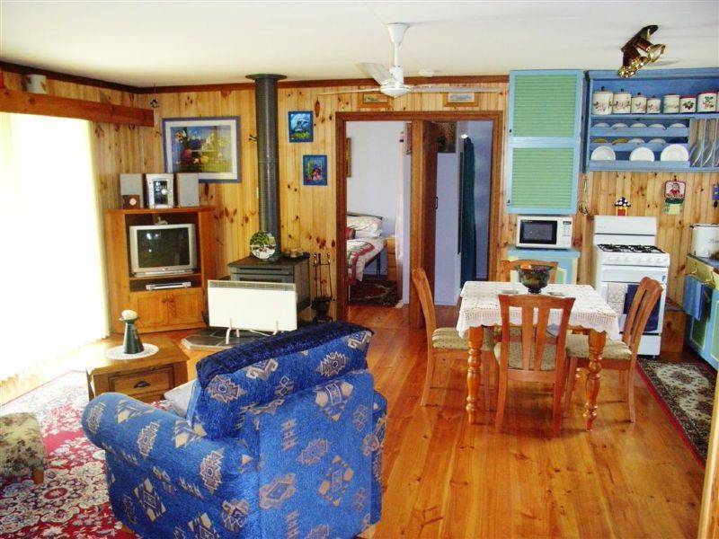 21 Justice Road, Cowes VIC 3922