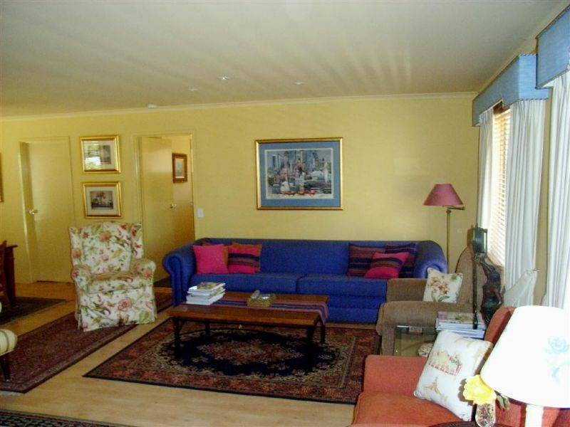 2 Endeavour Court, Cowes VIC 3922