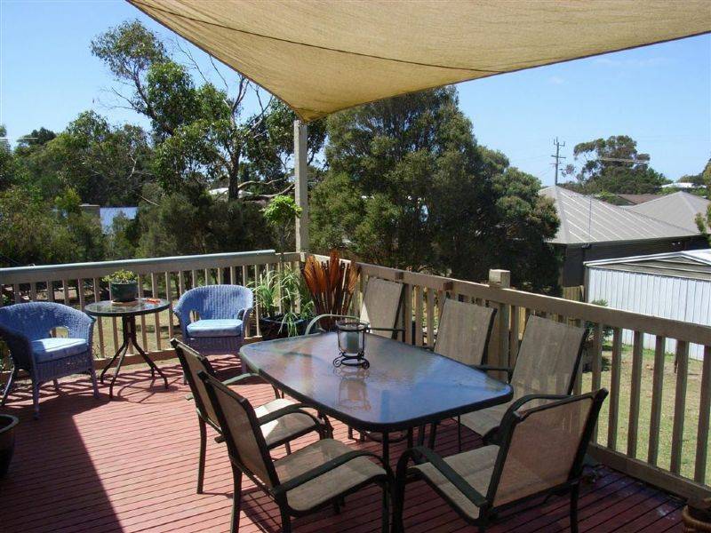 2 Endeavour Court, Cowes VIC 3922