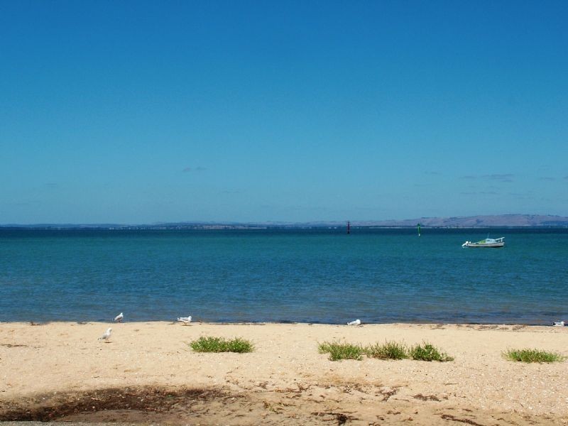 Apt 4 Beach Road, Rhyll VIC 3923