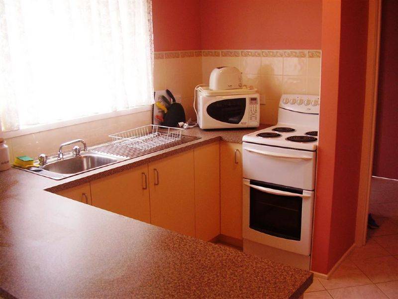 8 Golden Court, Sunset Strip VIC 3922