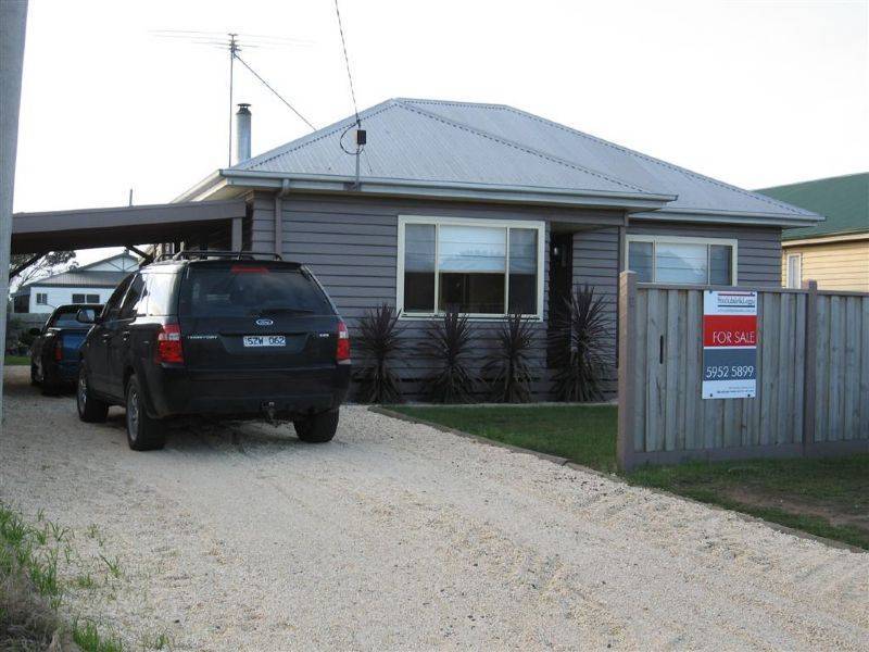 2 Pinedale Avenue, Cape Woolamai VIC 3925