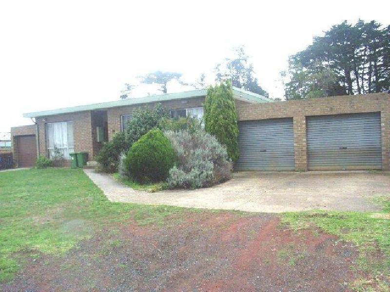 32 St Georges Road, Cowes VIC 3922