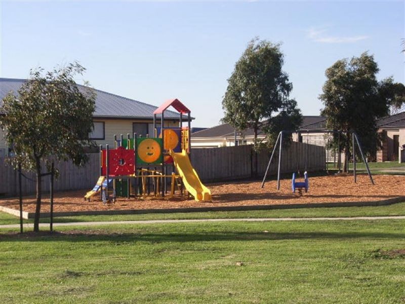 1&2/12 Kirsten Close, Cowes VIC 3922