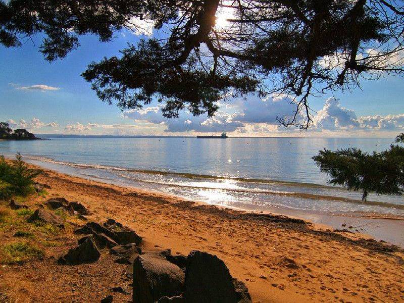 43 Stradbroke Avenue, Cowes VIC 3922