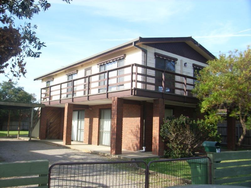 19 Shamrock Avenue, Cowes VIC 3922
