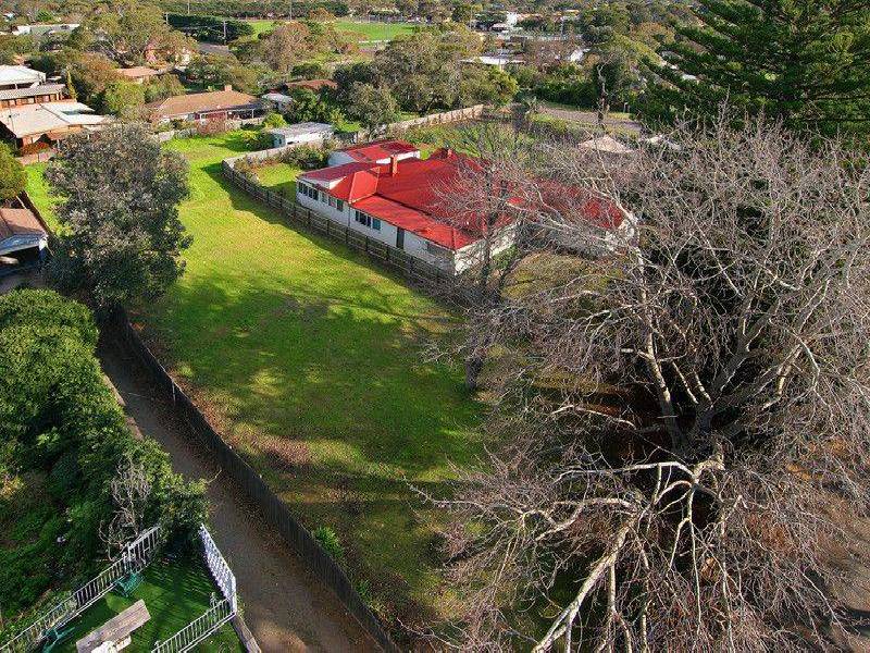 43 Stradbroke Avenue, Cowes VIC 3922