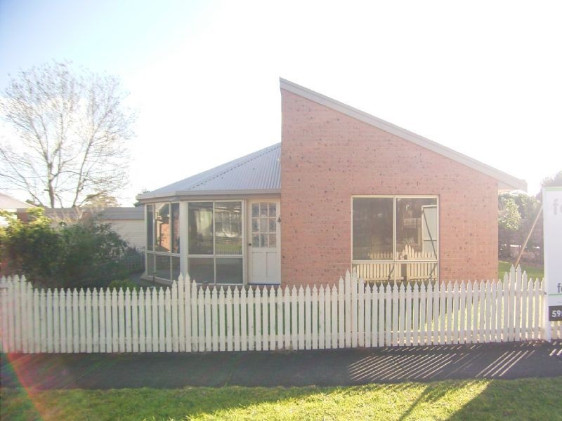 2/30 Wyndham Avenue, Cowes VIC 3922