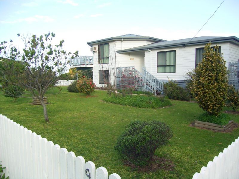 9-11 Reid Street, Rhyll VIC 3923