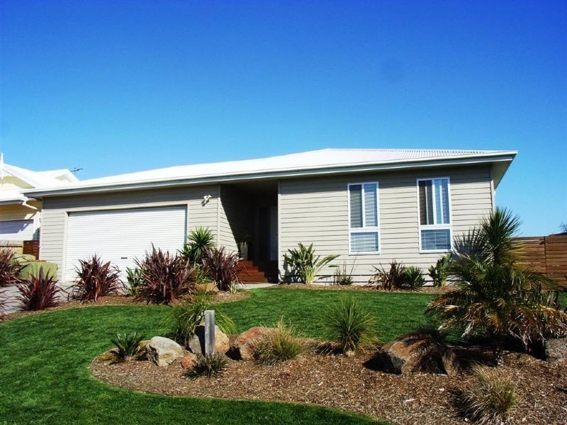 8 Kate Court, Cowes VIC 3922