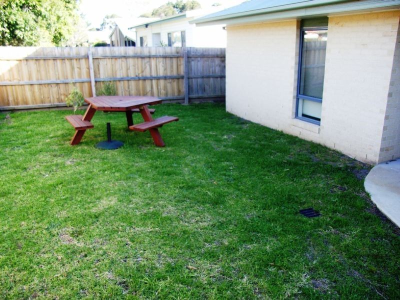 1/4 Wyndham Avenue, Cowes VIC 3922