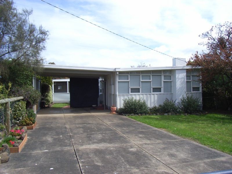 24 McKenzie Road, Cowes VIC 3922