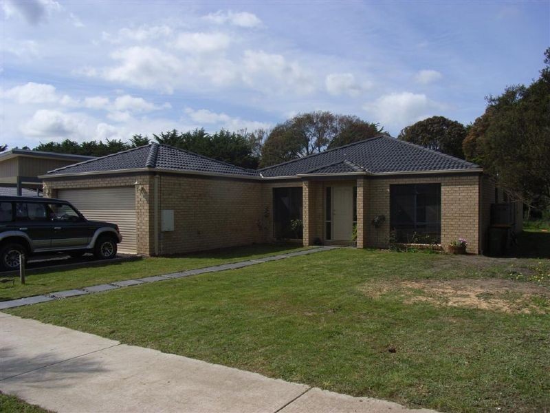 64 Redwood Drive, Cowes VIC 3922