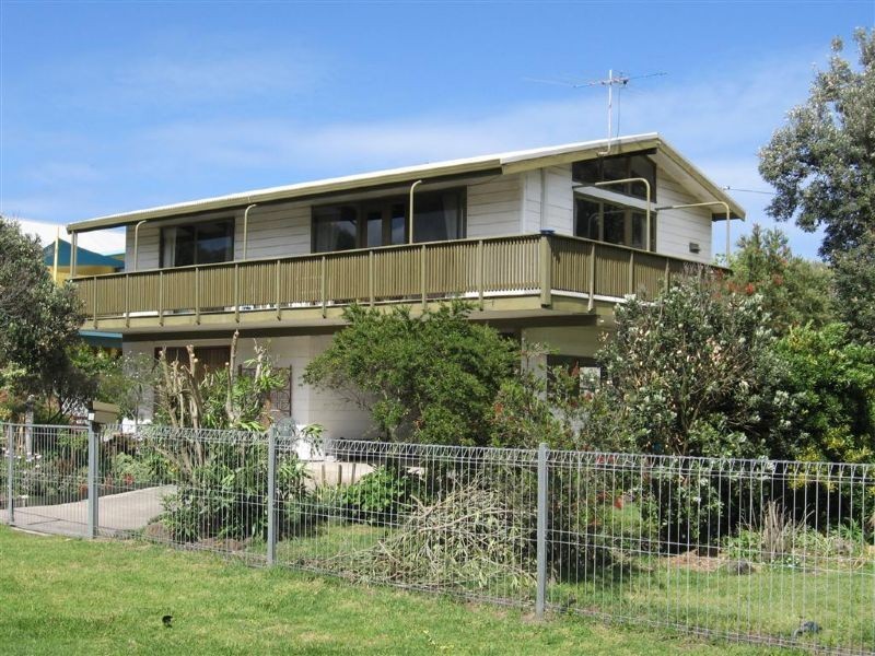 100 The Esplanade, Cape Woolamai VIC 3925