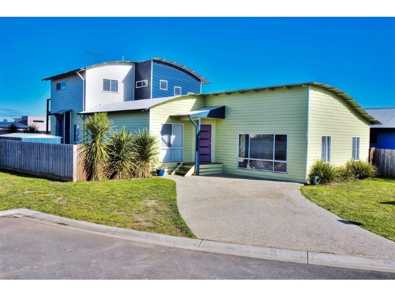 6 Matthew Court, Cowes VIC 3922