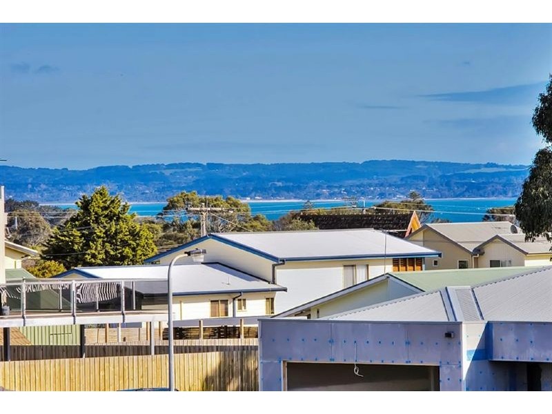 6 Matthew Court, Cowes VIC 3922
