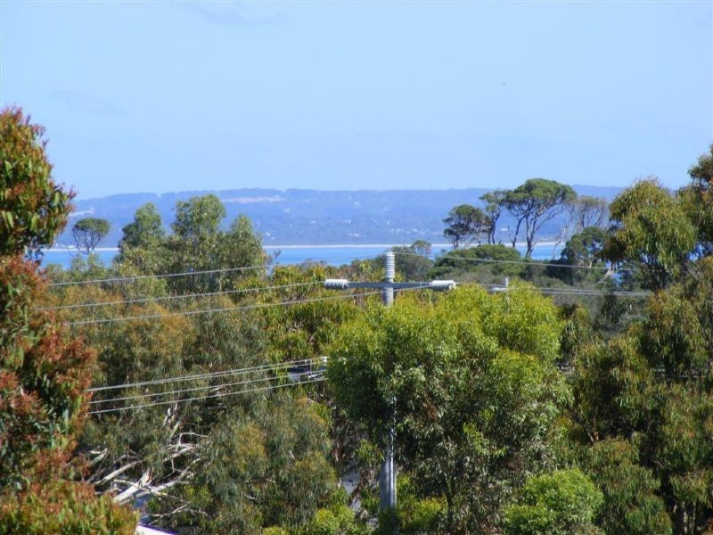 24 Bayview Drive, Cowes VIC 3922