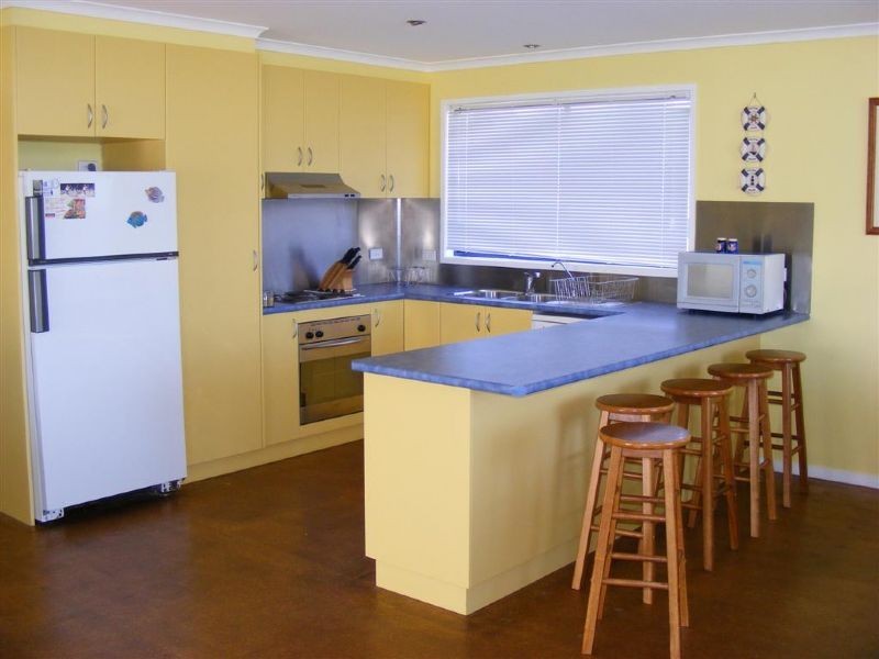 24 Bayview Drive, Cowes VIC 3922