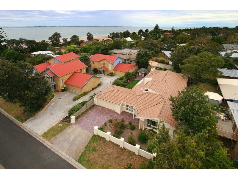 2 Charmandene Court, Cowes VIC 3922