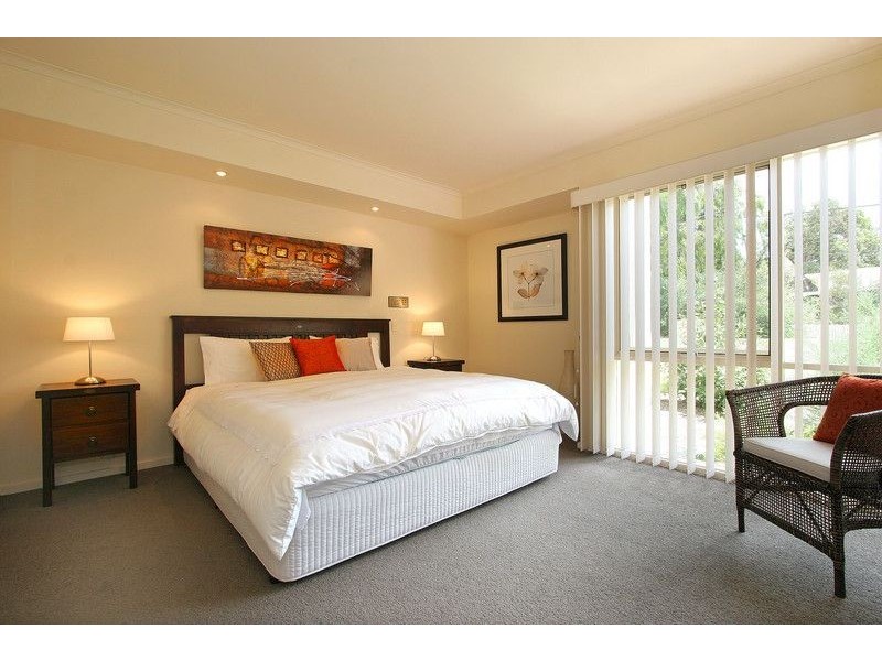 2 Charmandene Court, Cowes VIC 3922