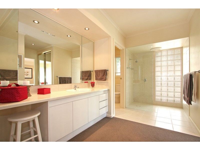 2 Charmandene Court, Cowes VIC 3922