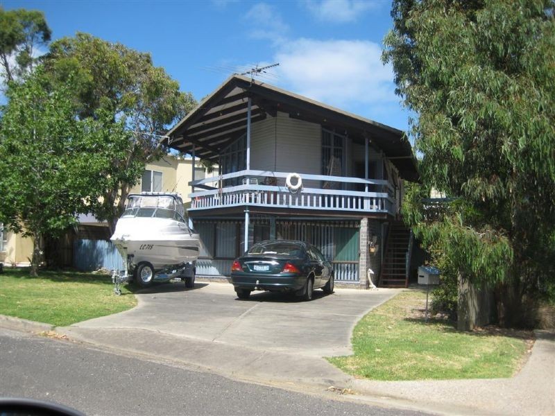 6 Sunseaker Court, Cowes VIC 3922