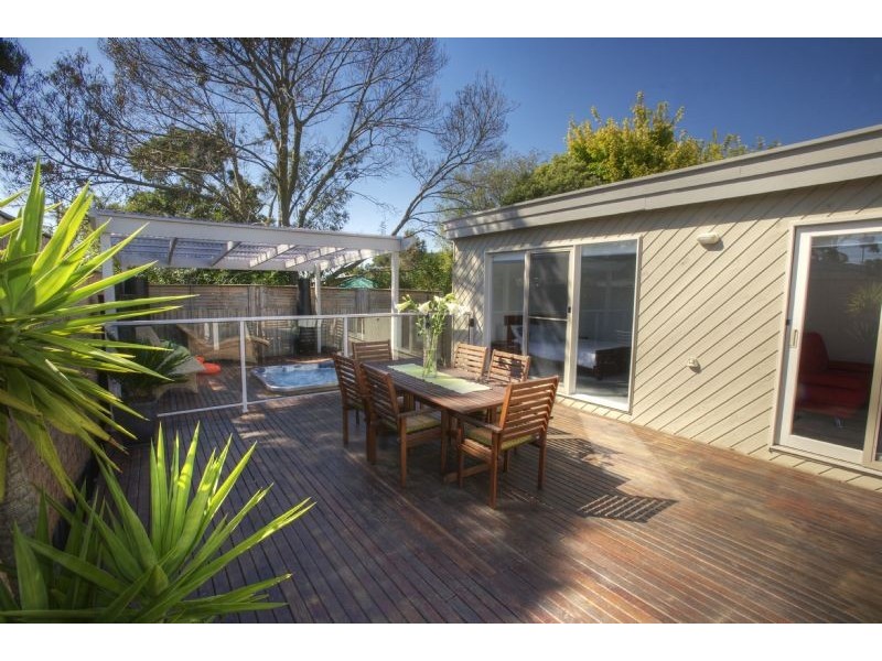 1 Iona Court, Cowes VIC 3922