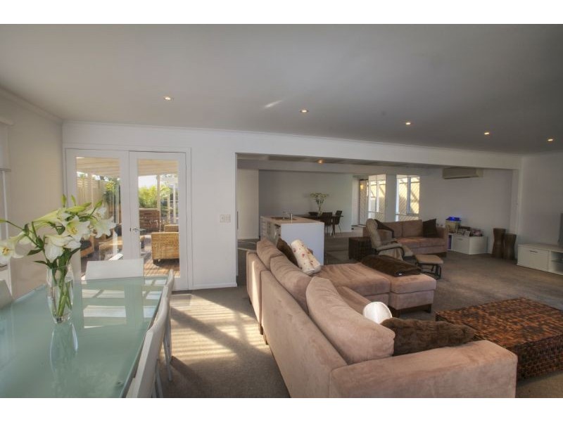 1 Iona Court, Cowes VIC 3922