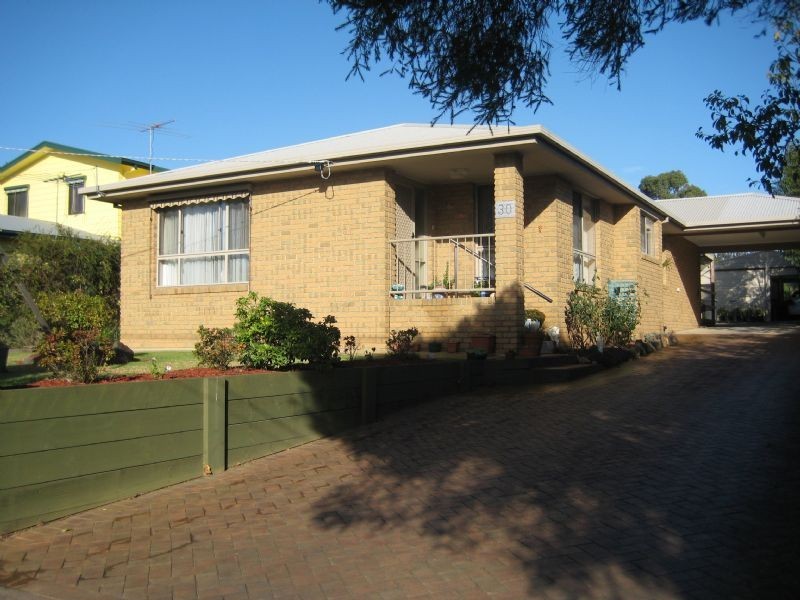 30 Birdwood Avenue, Cowes VIC 3922