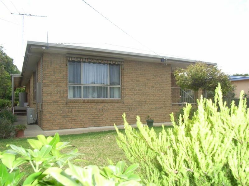 30 Birdwood Avenue, Cowes VIC 3922