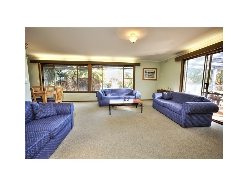1 Seascape Avenue, Cowes VIC 3922