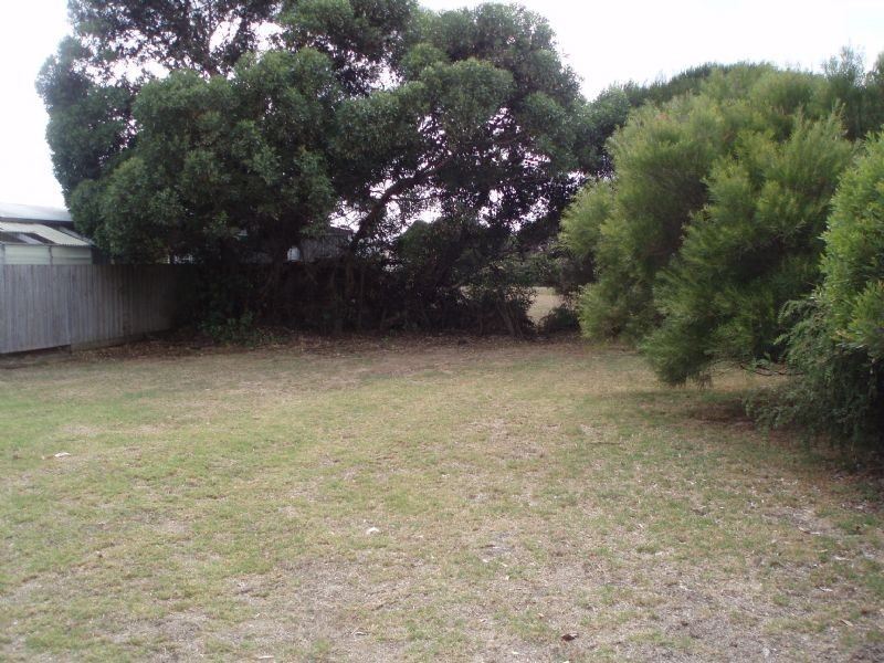 16 Elwood Avenue, Surf Beach VIC 3922