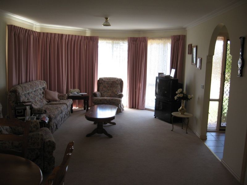 2/63  Genista St, San Remo VIC 3925