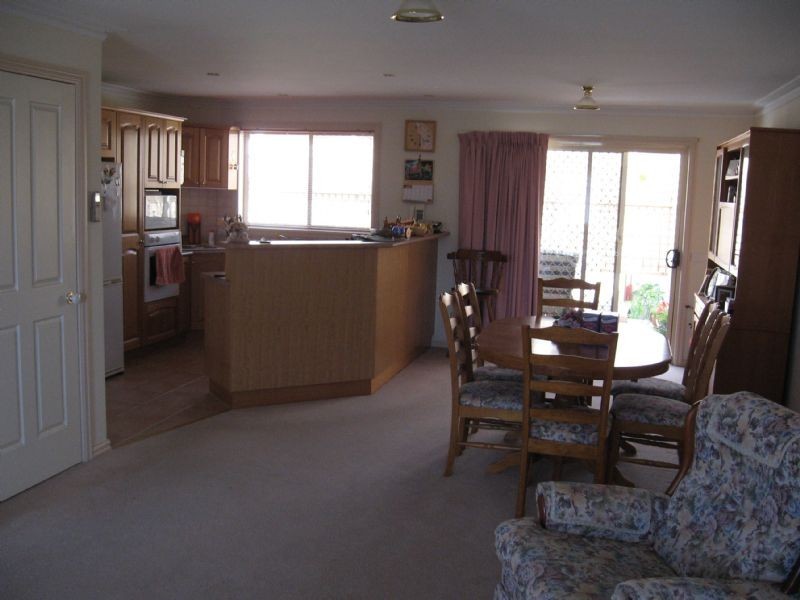 2/63  Genista St, San Remo VIC 3925