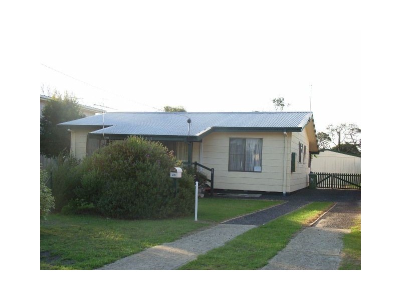 28 Hobsons Parade, Cowes VIC 3922
