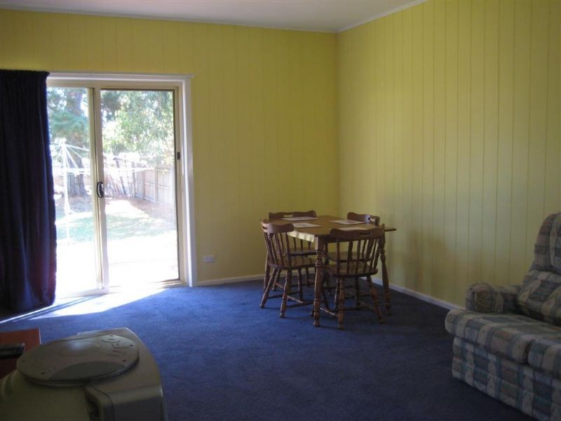 18 Wyndham Avenue, Cowes VIC 3922
