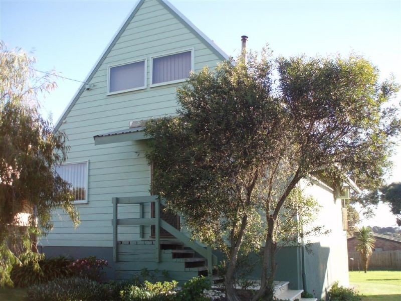 22 Bayview Drive, Cowes VIC 3922