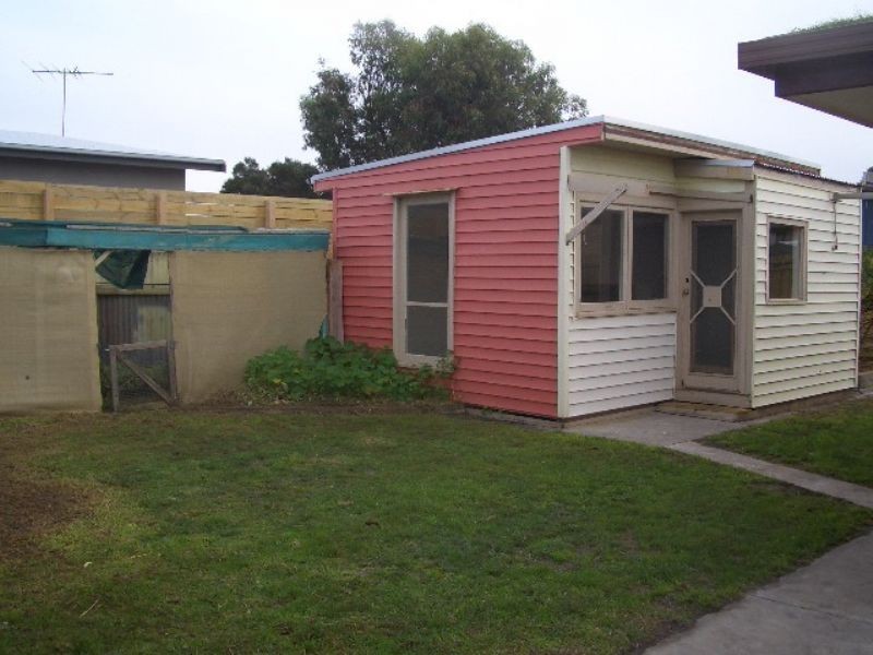 8 Kendall Avenue, Cape Woolamai VIC 3925