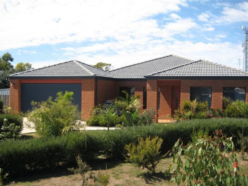 9 Hakea Court, Cowes VIC 3922