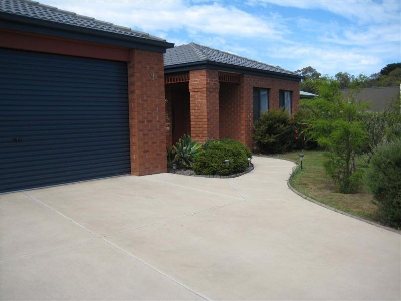 9 Hakea Court, Cowes VIC 3922