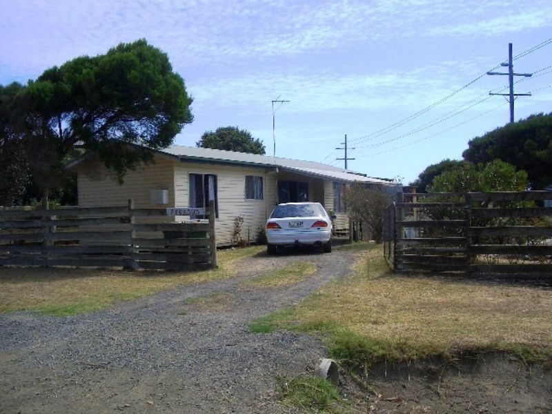 32 Page Avenue, Surf Beach VIC 3922