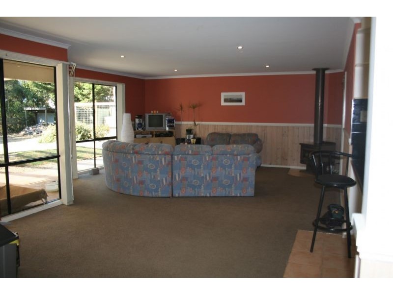 3 Holiday Court, Cowes VIC 3922