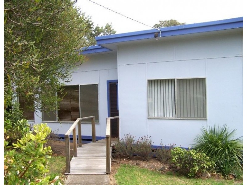 18 Alexander Avenue, Cowes VIC 3922
