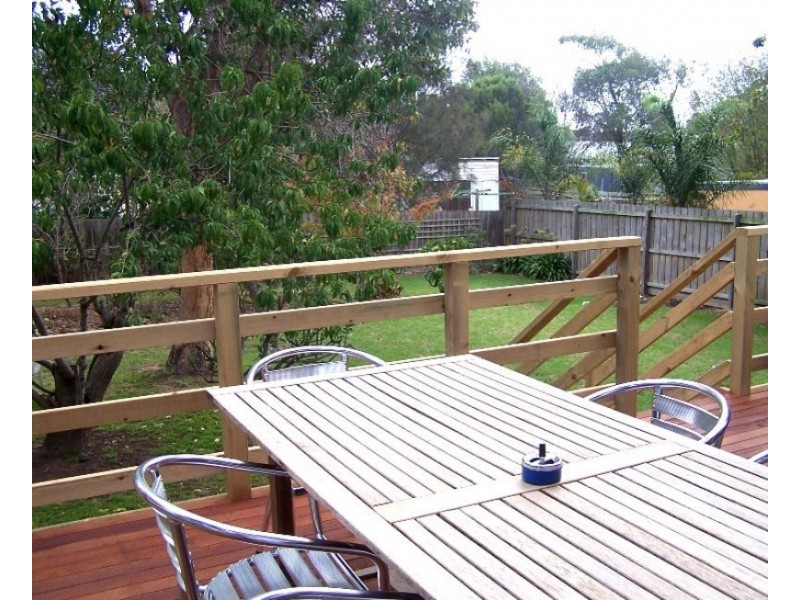 18 Alexander Avenue, Cowes VIC 3922
